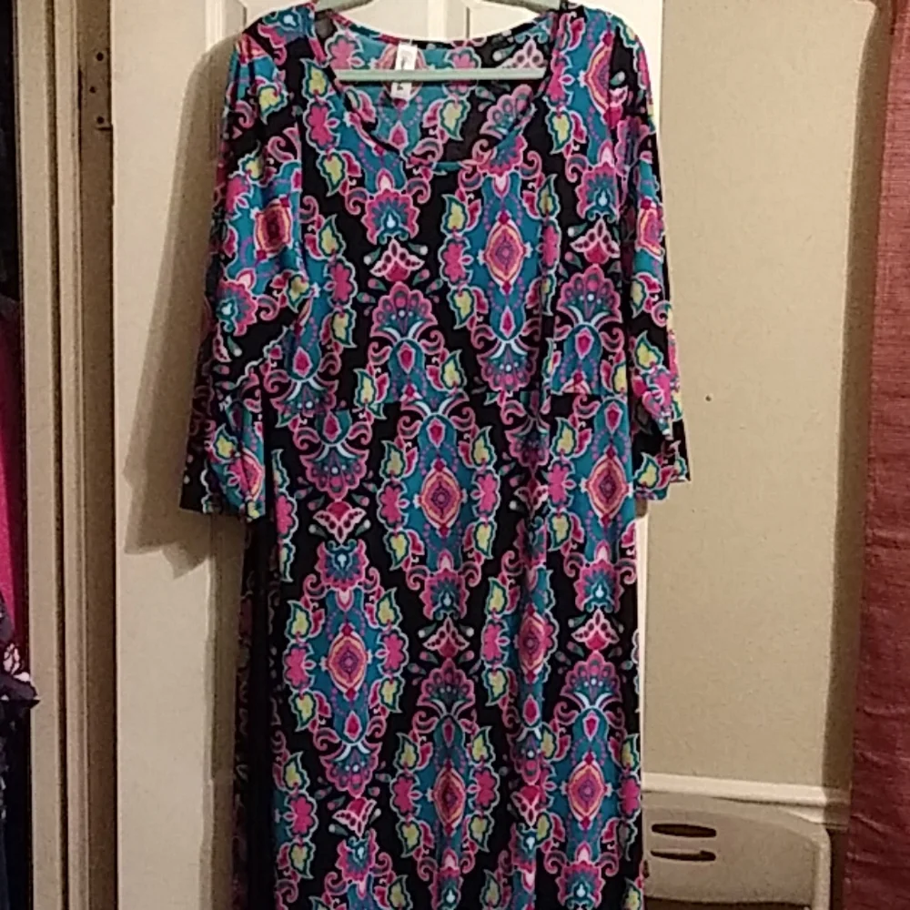 Dress - Picture 2 of 3